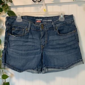 Women’s jean shorts